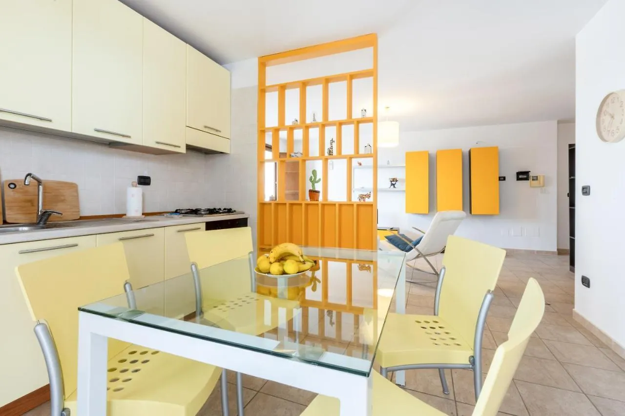 דירות Lecce Colorful Flat With Terrace & Parking