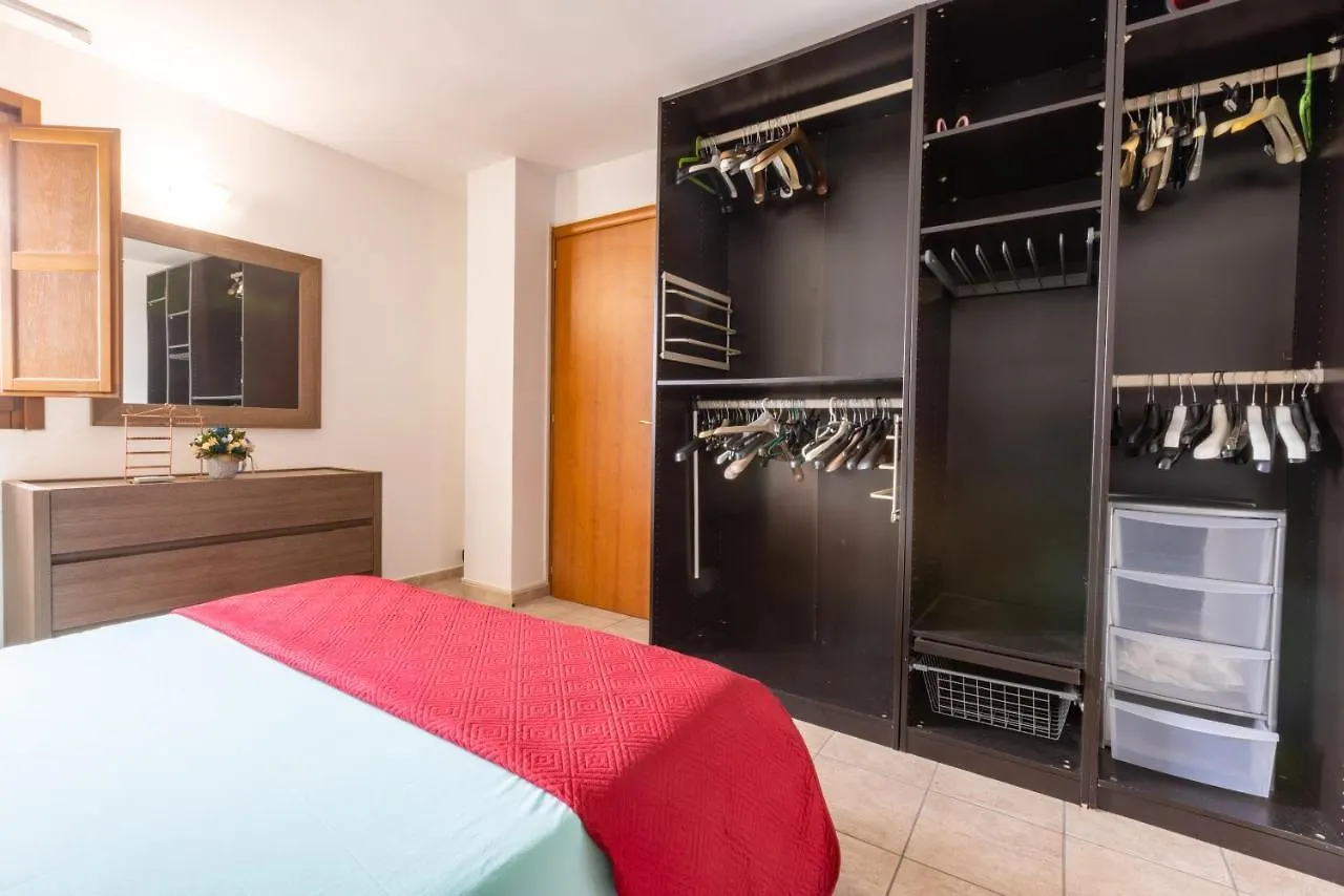 דירות Lecce Colorful Flat With Terrace & Parking 0*,  איטליה