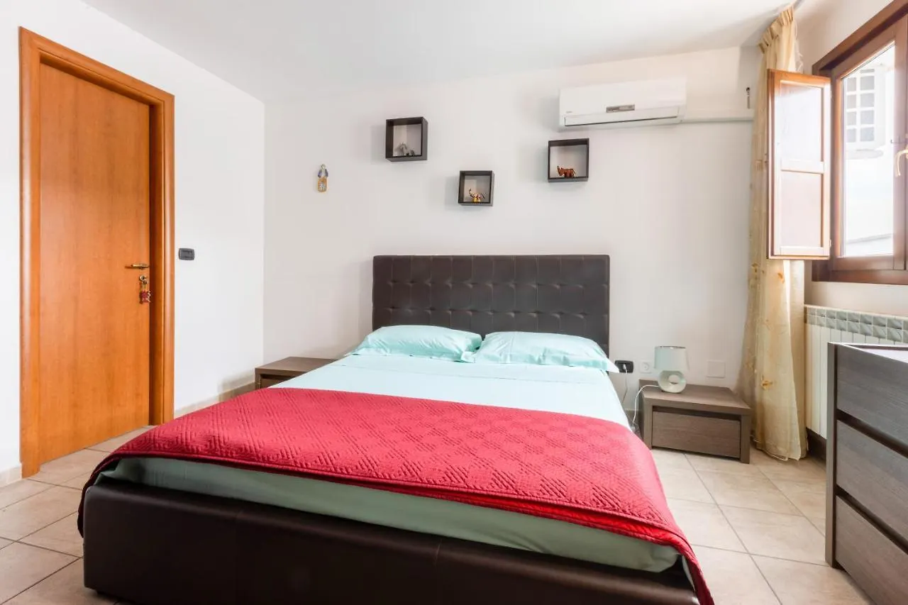 דירות Lecce Colorful Flat With Terrace & Parking